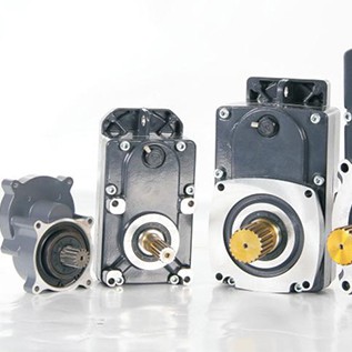 Kraanavarustusmootor